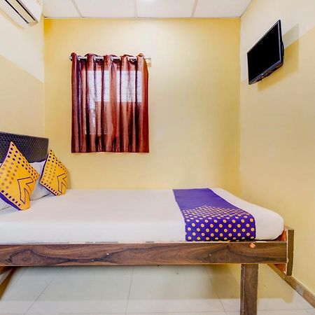 Oyo 70661 Hotel Al Makkah Managed By Hotel Paris ムンバイ エクステリア 写真