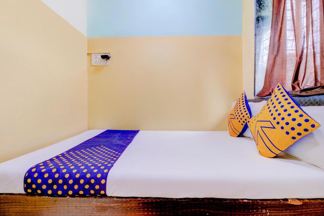 Oyo 70661 Hotel Al Makkah Managed By Hotel Paris ムンバイ エクステリア 写真