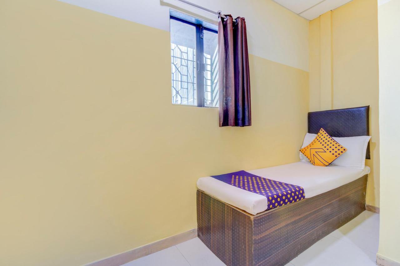 Oyo 70661 Hotel Al Makkah Managed By Hotel Paris ムンバイ エクステリア 写真